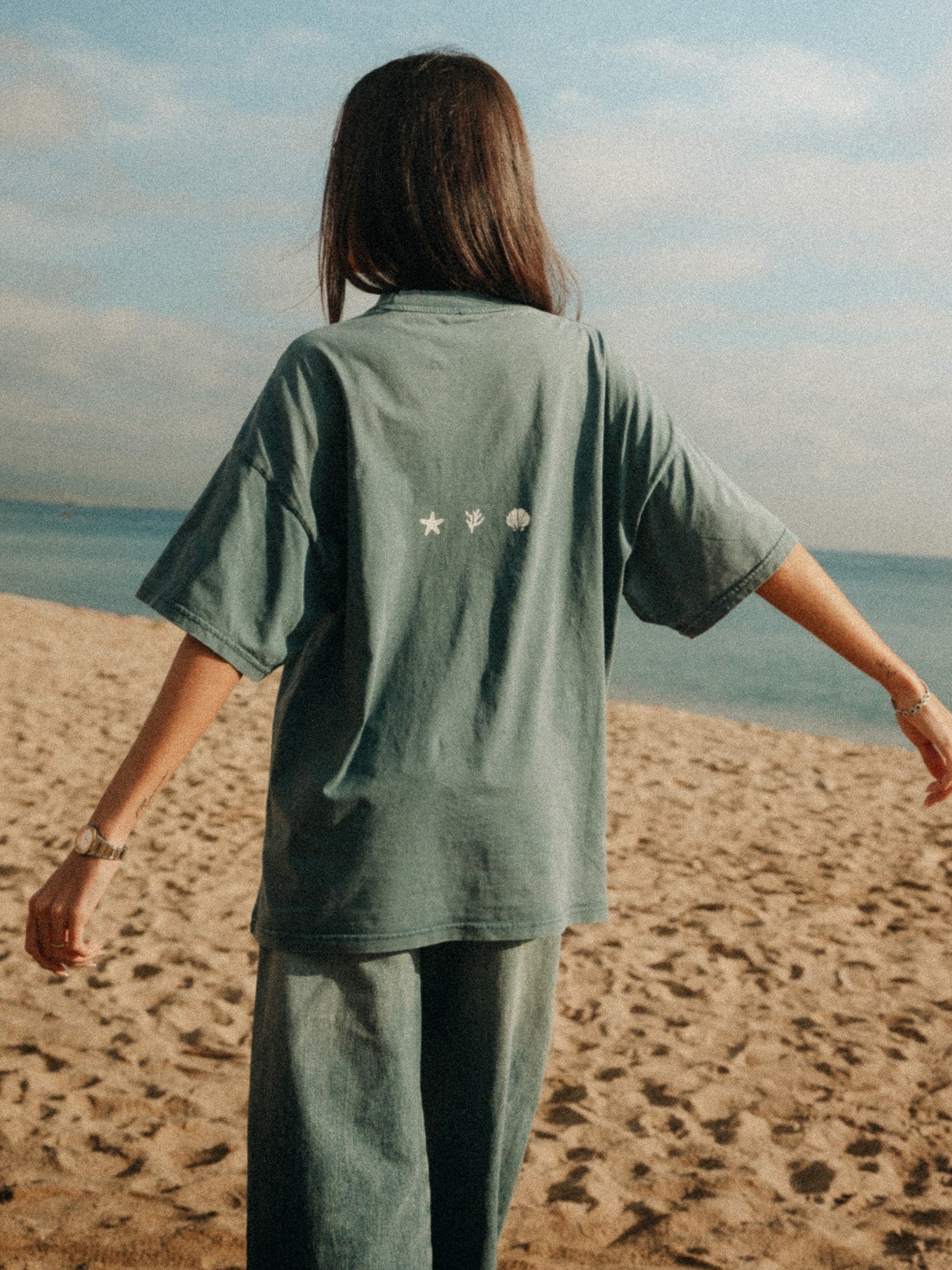 Camiseta Essential – Azul profundo